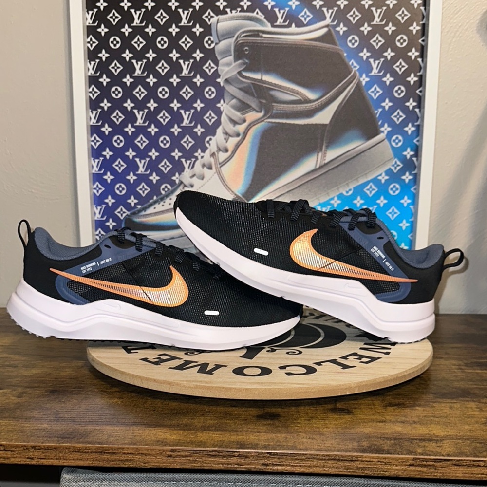Nike DownShifters 12